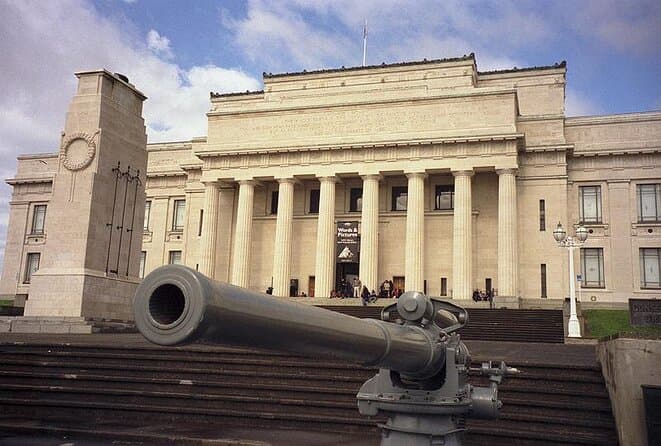 Auckland Museum & Domain near Hobson Lodge